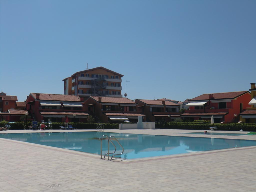 Residence Villaggio Dei Fiori Con Piscina E Posto Spiaggia Incluso กาออร์เล ห้อง รูปภาพ