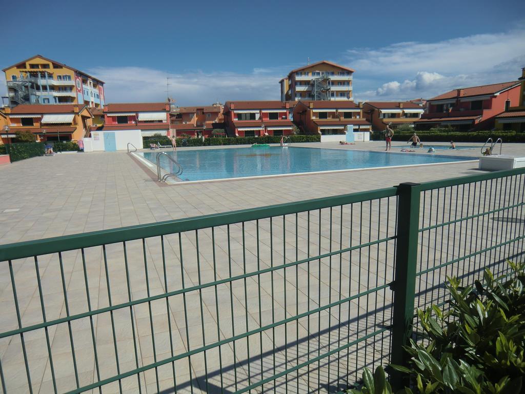 Residence Villaggio Dei Fiori Con Piscina E Posto Spiaggia Incluso กาออร์เล ห้อง รูปภาพ