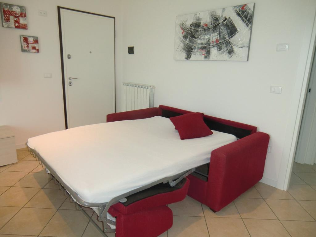 Residence Villaggio Dei Fiori Con Piscina E Posto Spiaggia Incluso กาออร์เล ห้อง รูปภาพ