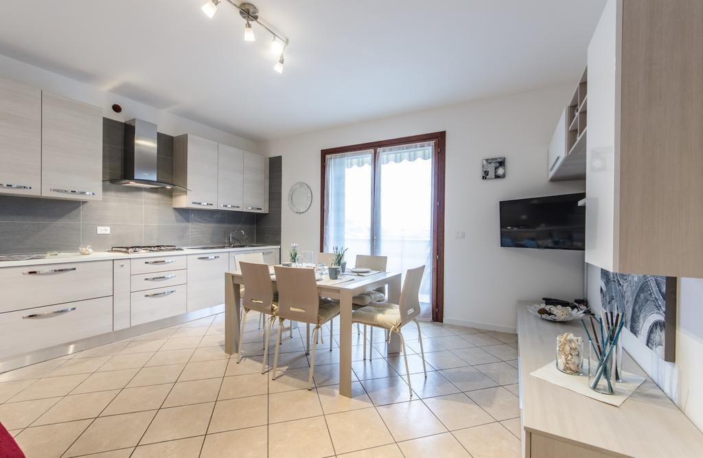 Residence Villaggio Dei Fiori Con Piscina E Posto Spiaggia Incluso กาออร์เล ห้อง รูปภาพ